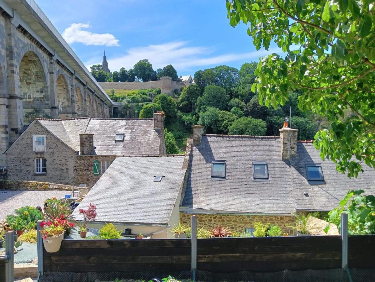 Chambre D'Hote Familiale De La Maison Bleue Lanvallay エクステリア 写真