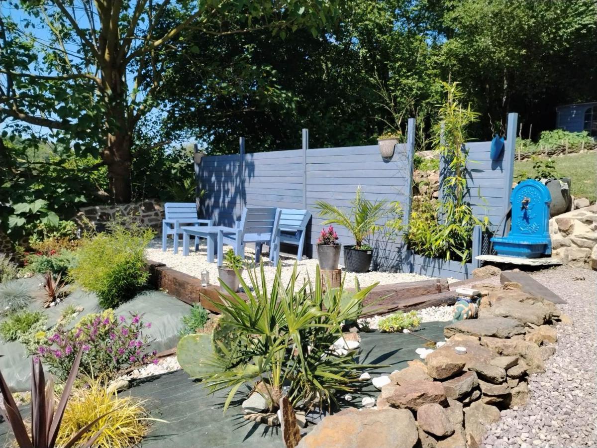 Chambre D'Hote Familiale De La Maison Bleue Lanvallay エクステリア 写真
