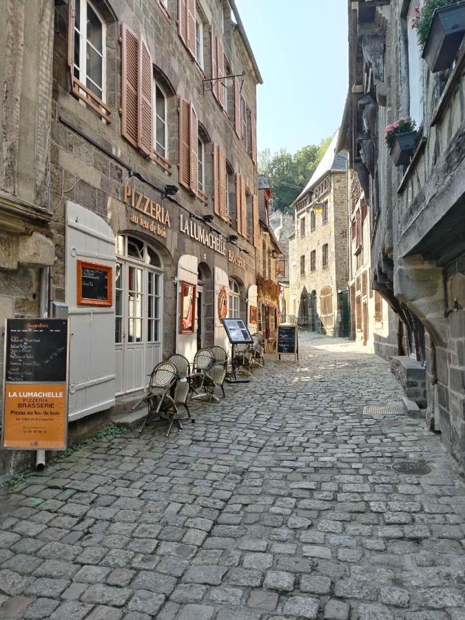 Chambre D'Hote Familiale De La Maison Bleue Lanvallay エクステリア 写真