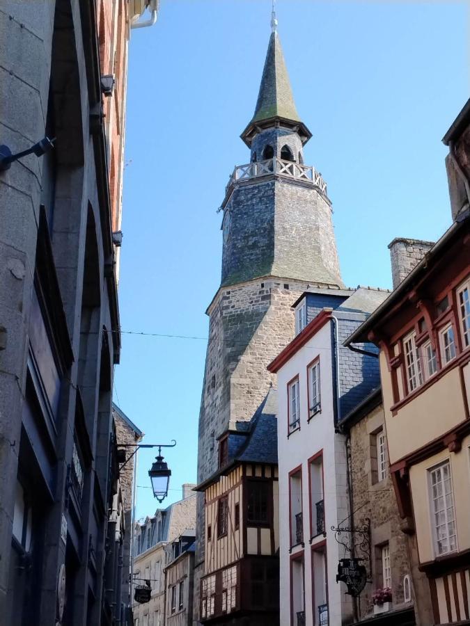 Chambre D'Hote Familiale De La Maison Bleue Lanvallay エクステリア 写真
